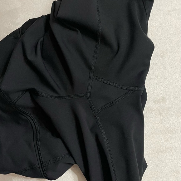 Lululemon Wunder Train Black Leggings Crop With Pockets mesh details Size 4 - Picture 12 of 12